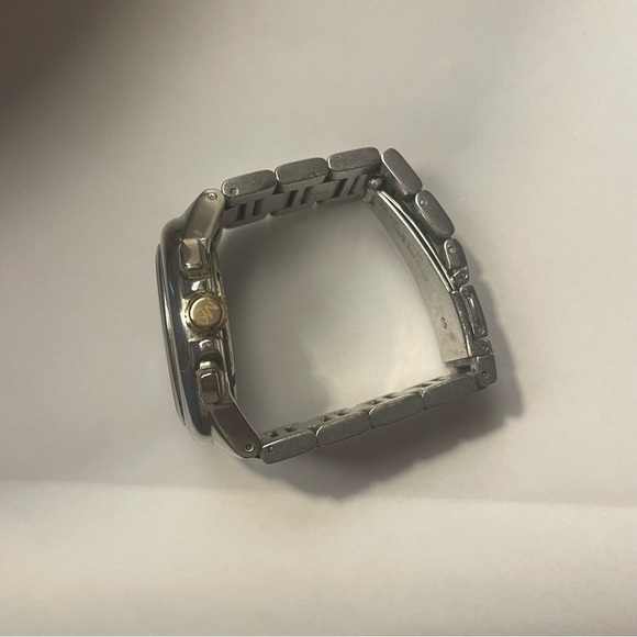 Michael Kors MK5653 Two-Tone Watch. Very Good Condition! - Picture 3 of 3